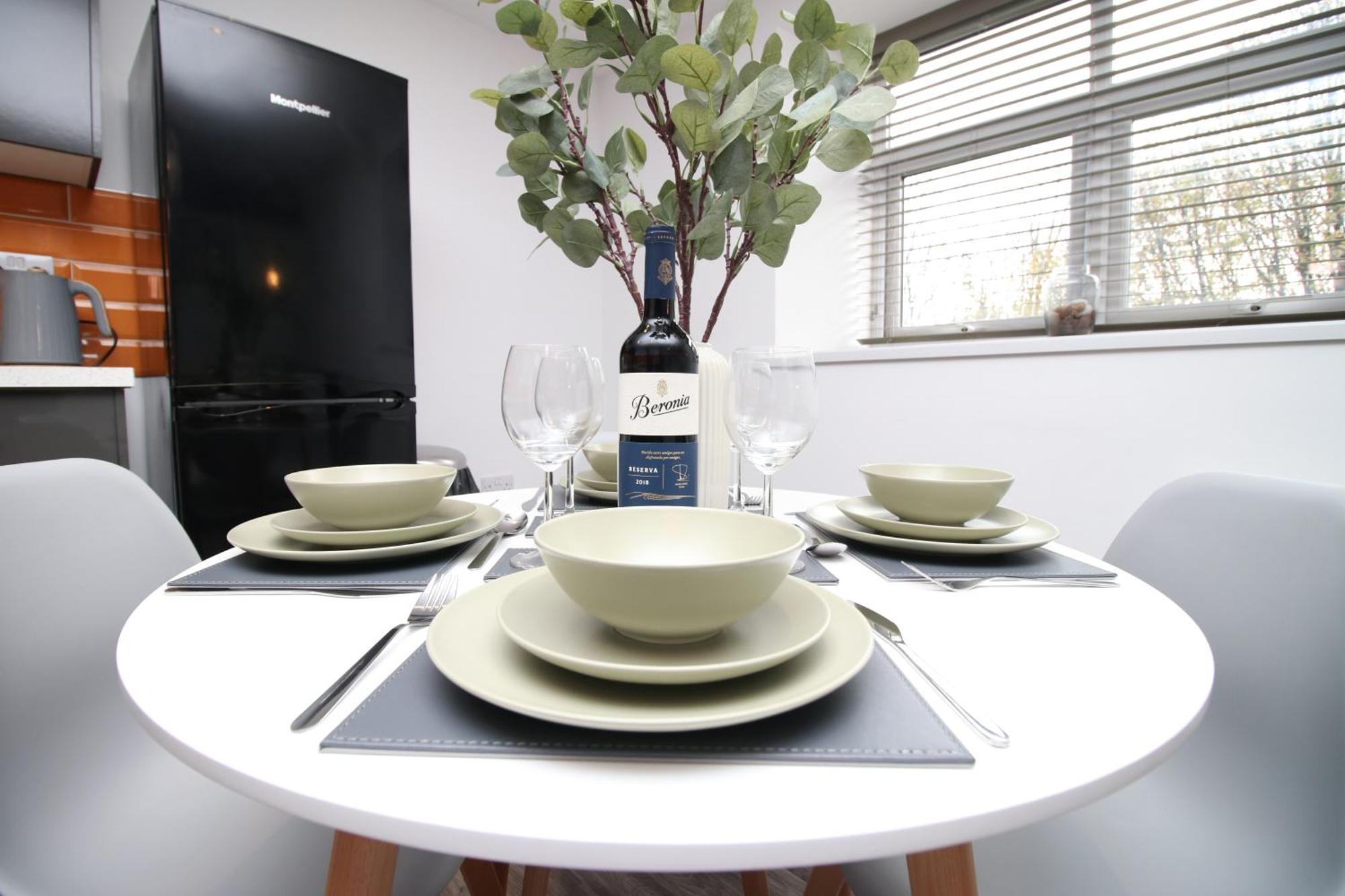 Fully Equipped Kitchen, Parking, City Centre Swansea Eksteriør billede