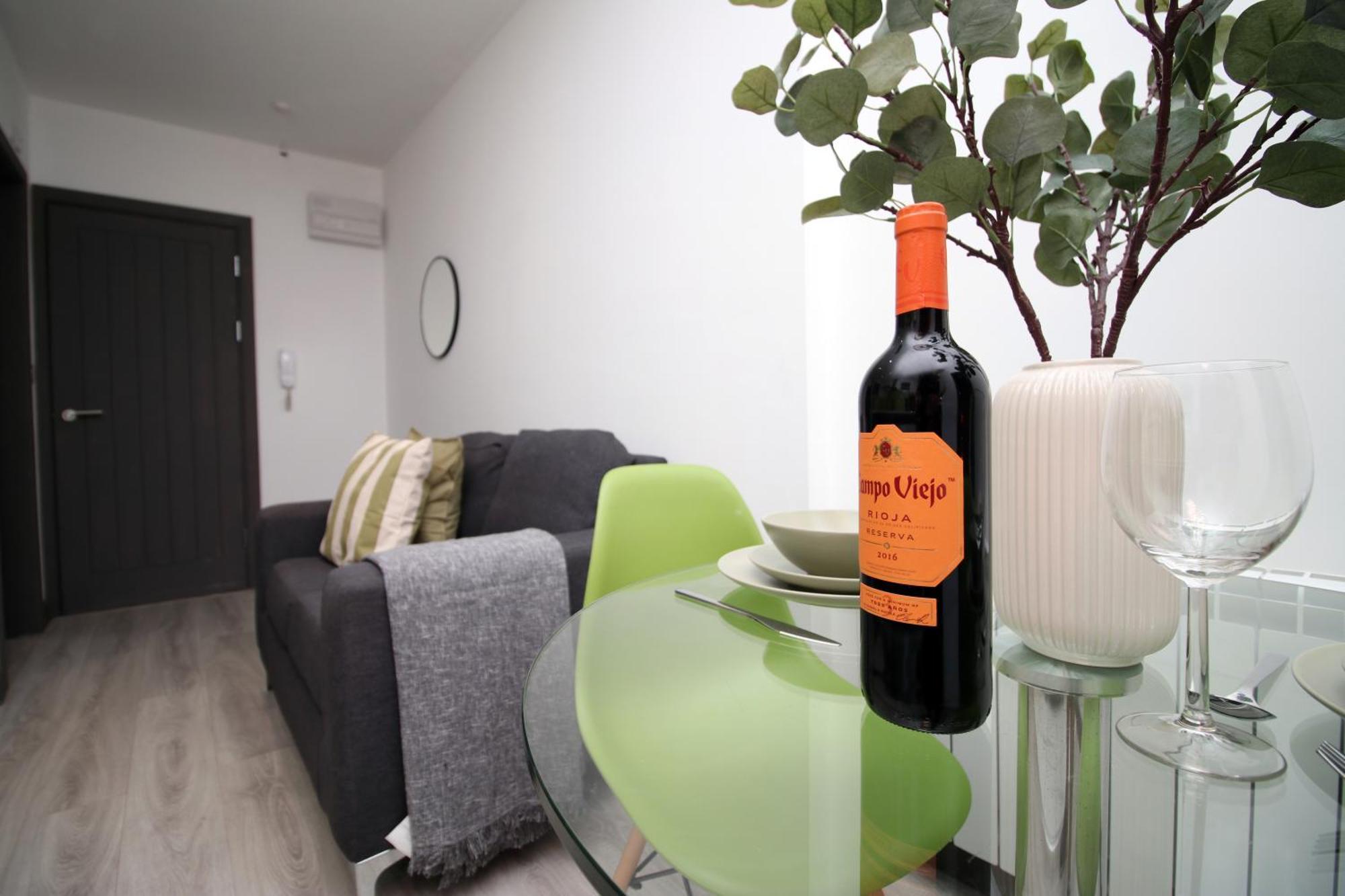 Fully Equipped Kitchen, Parking, City Centre Swansea Eksteriør billede
